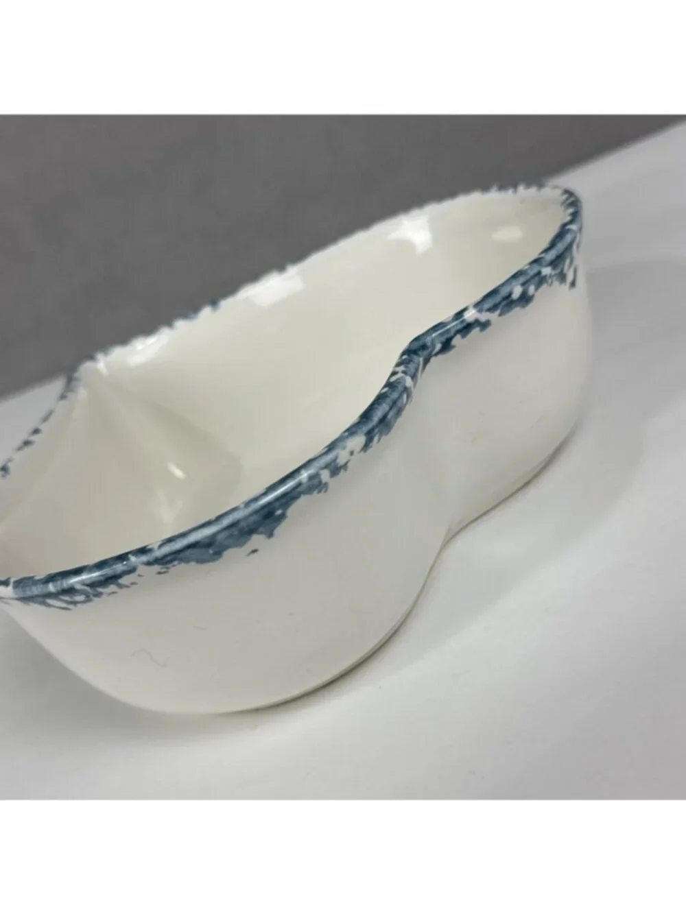 1990s Loan An Ceramic Heart Blue Spongeware 7.5